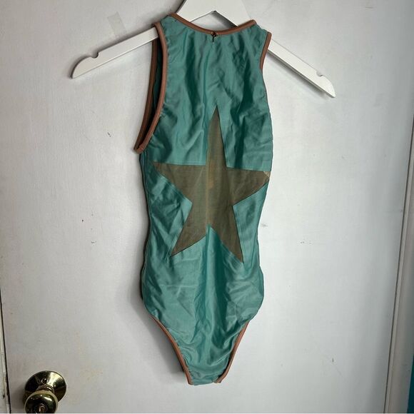 Agua de coco one piece sheer star shape in front zip up on back - Picture 1 of 10